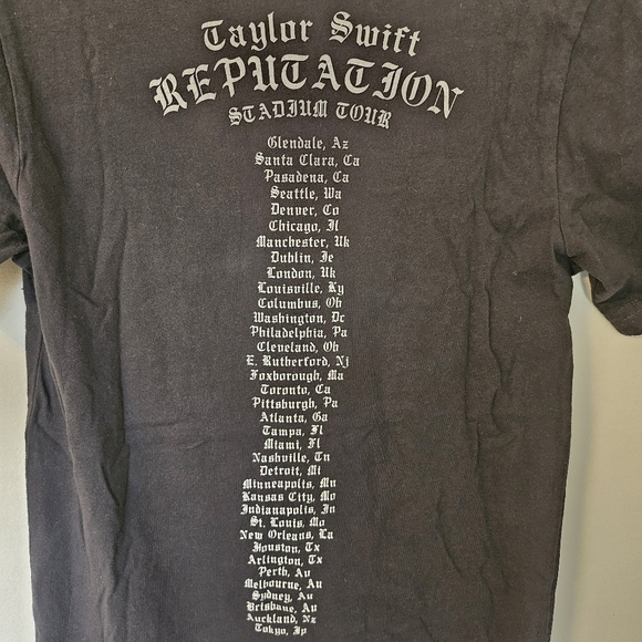 VGUC Taylor Swift Reputation Tour Tee Shirt Women Size Small 100% Cotton - Picture 6 of 11